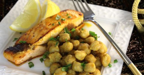 Salmon fillet with Royal mild Curry and Chana Masala