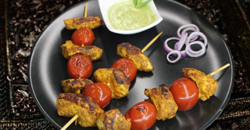 Scharfe Chicken Tikka Spieße
